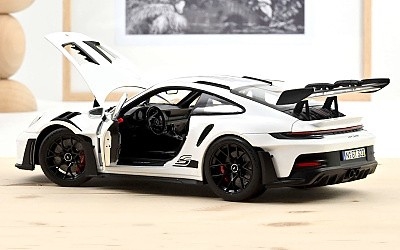 Porsche 911 GT3 RS 2022 White - Photo 1