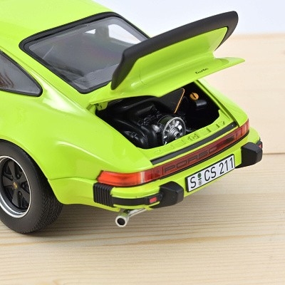 Porsche 911 Turbo 3,0 1976 Light green - Photo 2