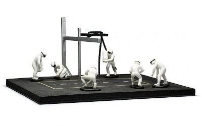 PITSTOP MECHANIC SET WITH 6 FIGURINES + POST AND CABLES WHITE