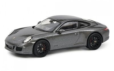 Porsche 911 GTS Coup