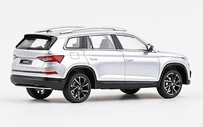 ŠKODA KODIAQ FACELIFT 2021 STŘÍBRNÁ BRILLIANT METALÍZA - Photo 1