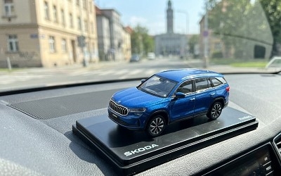 ŠKODA KODIAQ II 2023 Modrá Race metalíza - Photo 1 ŠKODA KODIAQ II 2023 Modrá Race metalíza - Photo 1