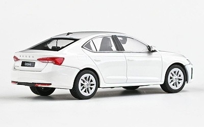 ŠKODA OCTAVIA IV 2024 bílá candy - Photo 1