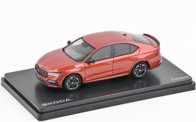 ŠKODA OCTAVIA IV RS 2020 ČERVENÁ CINNAMON METALÍZA - Photo 2