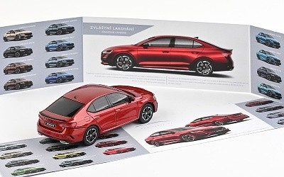 ŠKODA OCTAVIA IV RS 2020 ORANŽOVÁ CAYENNE METALÍZA - Photo 2
