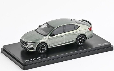 ŠKODA OCTAVIA IV RS 2020 ZELENÁ AGAVE METALÍZA - Photo 2