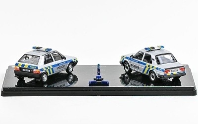 ŠKODA POLICE set od Veřejné Bezpečnosti k Policii - Photo 2