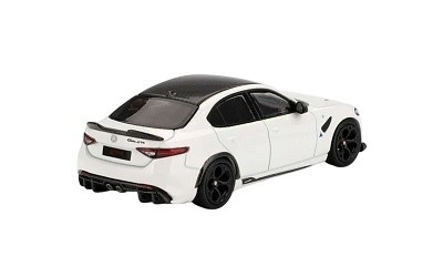 Alfa Romeo Giulia GTA 2020 white - Photo 1
