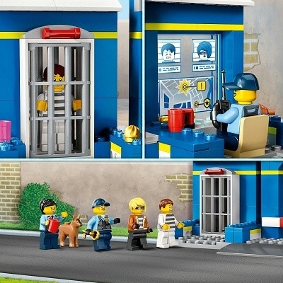 LEGO CITY 60370 POLICEJN STANICE PRONSLEDOVN - Photo 2