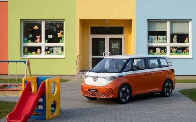 VOLKSWAGEN ID BUZZ ORANGE / WHITE - Photo 4