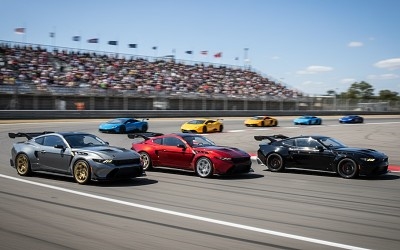 Ford Mustang GTD 2025 black - Photo 1