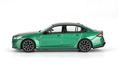 BMW M5 Isle of Man Green Metallic - Photo 2