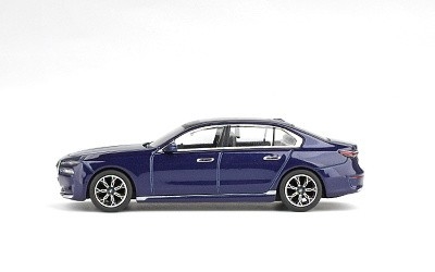 BMW i7 xDrive60 Tanzanite Blue Metallic - Photo 2
