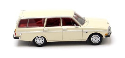 VOLVO 145 1971 WHITE WITH RED INTERIOR - Photo 2