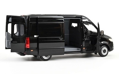 Mercedes-Benz Sprinter 2018 black - Photo 1