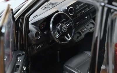 Mercedes-Benz Sprinter 2018 black - Photo 2