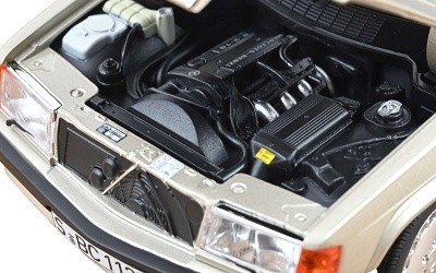 Mercedes-Benz 190 E 2.3-16 1984 Smoke Argent Métallisé  - Photo 1