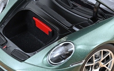 Porsche 911 S / T 2023 Malachite green metallic - Photo 2