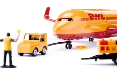 SIKU 1702 NÁKLADNÍ LETADLO DHL S PŘÍSLUŠENSTVÍM - Photo 1