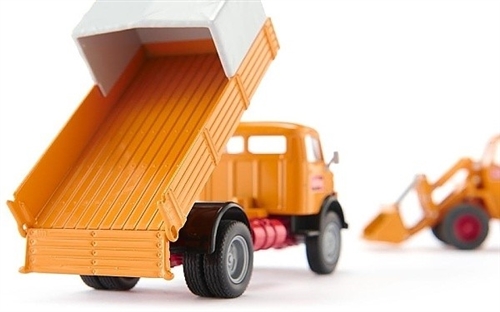 SIKU 4117 MERCEDES-BENZ 710 A KOLOVÝ NAKLADAČ KRAMER 411 BOLLING - Photo 1