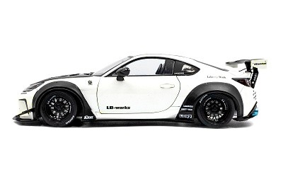 TOYOTA GR86 LIBERTY WALK BODY KIT PEARL WHITE 2024 - Photo 1