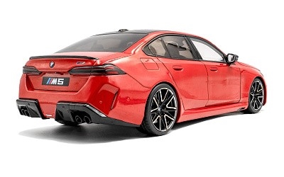 BMW M5 2025 FIRE RED - Photo 5