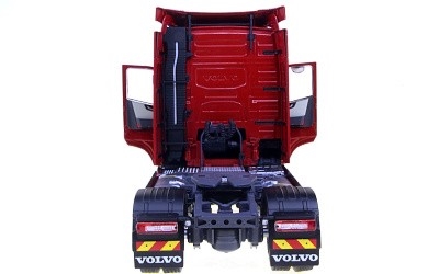 TAHA VOLVO FH GLOBETROTTER XL 25 YEARS EDITION RED - Photo 4