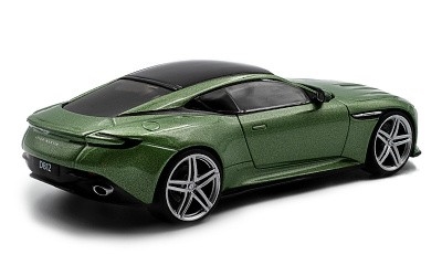 ASTON MARTIN DB12 IRIDESCENT EMERALD 2023 - Photo 2