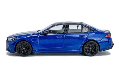 BMW M5 Sedan 2024 Marina Bay Blue - Photo 2