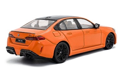 BMW M5 Sedan 2024 Fire Orange III - Photo 2