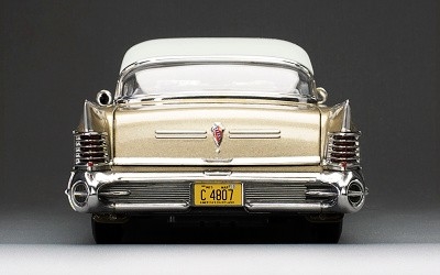 BUICK Limited Riviera Coupe 1958 Glacier White / Gold Mist - Photo 2