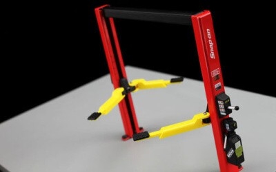 TOYOTA EAGLE MKIII TWO CARS SET SIGNEG JUAN FANGIO II & PJ JONES LIMITED EDITION 500 PCS. - Photo 1