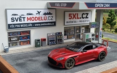 ASTON MARTIN DBS červená / černá - Photo 1