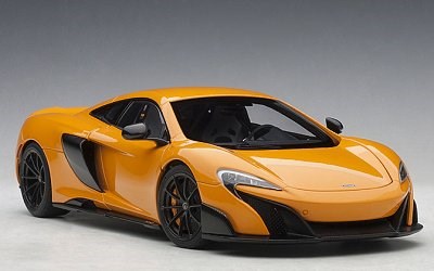 MCLAREN 675LT ORANGE