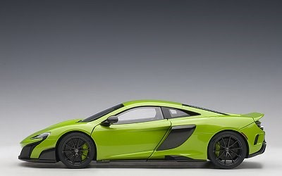 MCLAREN 675LT GREEN