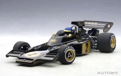 LOTUS 72E  #2 RONNIE PETERSON 1973 WITH DRIVER FIGURINE IN COCKPIT