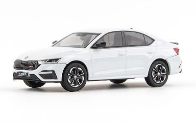 ŠKODA OCTAVIA IV RS COMBI 2020 BÍLÁ MOON