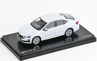 ŠKODA OCTAVIA IV 2024 bílá moon metalíza