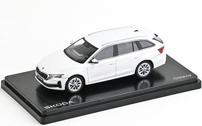 ŠKODA OCTAVIA IV COMBI 2024 bílá candy