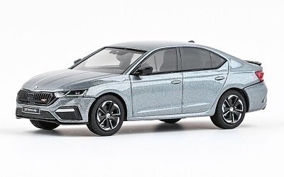 ŠKODA OCTAVIA IV RS 2020 ŠEDÁ PLATIN METALÍZA