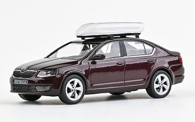 ŠKODA OCTAVIA III 2012 rosso brunello metalíza w/ střešní box
