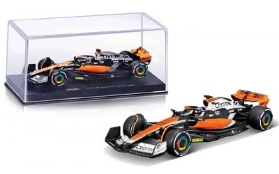McLAREN MCL60 #81 OSCAR PIASTRI 2023 w / HELMET