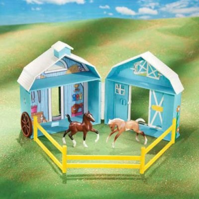 BREYER MINI STÁJ S HŘÍBATY