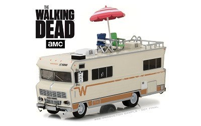 WINNEBAGO CHIEFTAIN 1973 ŽIVÍ MRTVÍ with Umbrella and Camping Chairs The Walking Dead 