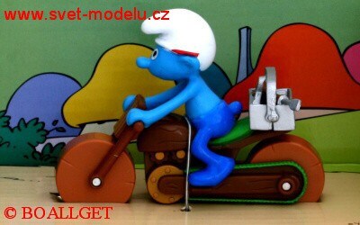 ŠMOULA KUTIL NA HNĚDÉM MOTOCYKLU