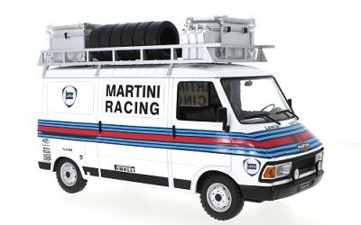 FIAT 242 MARTINI RALLY TEAM ASSISTANCE