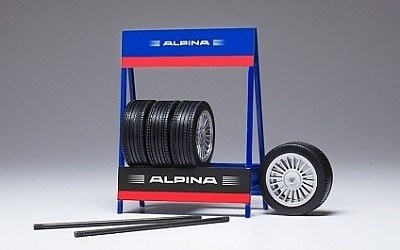 STOJAN S PNEUMATIKAMI ALPINA