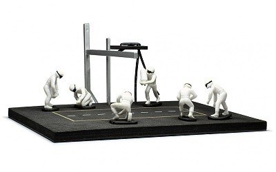 PITSTOP MECHANIC SET WITH 6 FIGURINES + POST AND CABLES WHITE