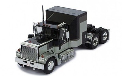 TAHAČ NÁVĚSŮ GMC GENERAL 1980 BLACK AND SILVER