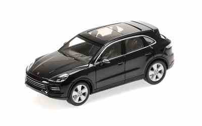 PORSCHE CAYENNE 2017 BLUE METALLIC
